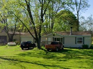 11185 E Division Rd, Knox, IN 46534