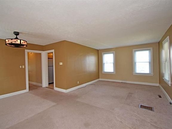 4th image of 8387 Marley St