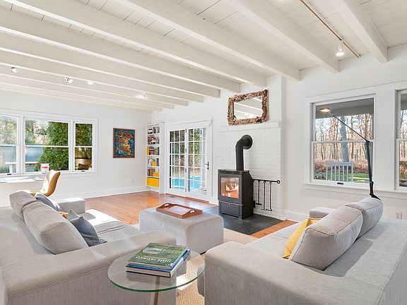 3rd image of 121 Montauk Blvd #Eh