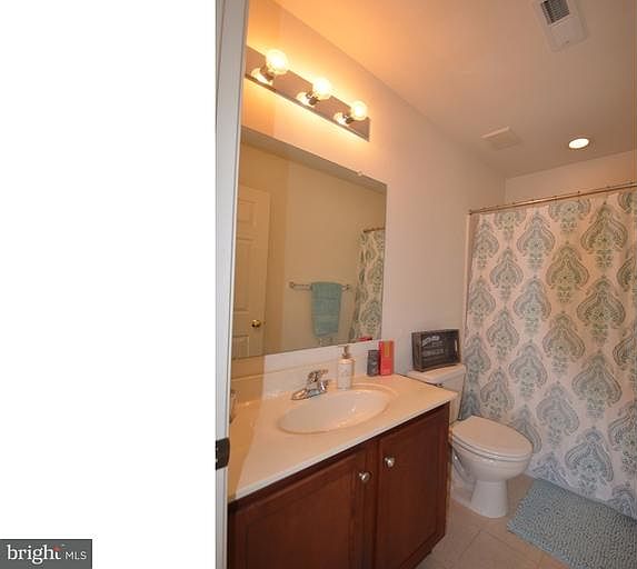 1st image of 413 Wilmore Dr