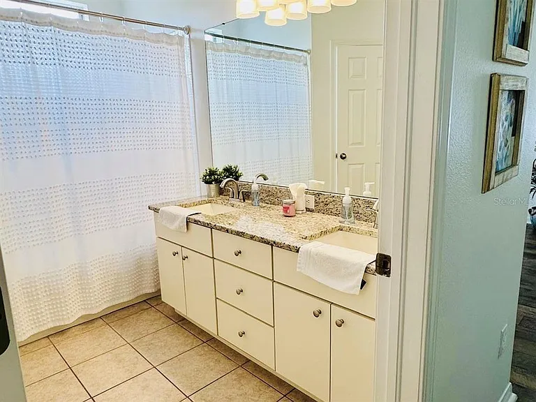 24900 Oakhaven Ct — Photo 29