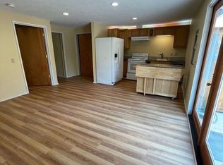 1589 Quaker St #A, Eugene, OR 97402