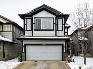 3312 17b Ave NW, Edmonton, AB T6T 0P3