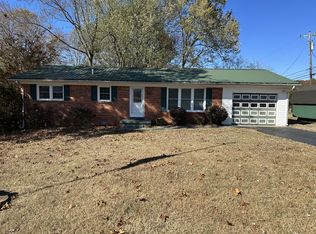 301 Pilkinton Dr, Lawrenceburg, TN 38464