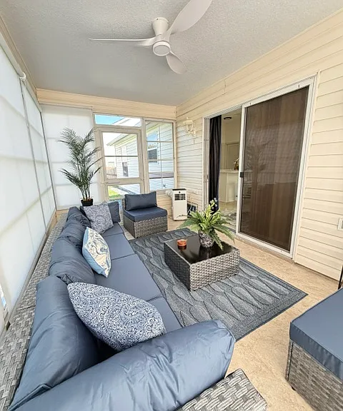 3024 Burbank Ln — Photo 24