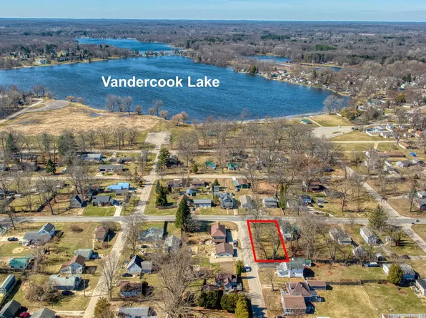 Hague Ave, Jackson, MI 49203