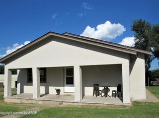 603 Locust St, Canadian, TX 79014