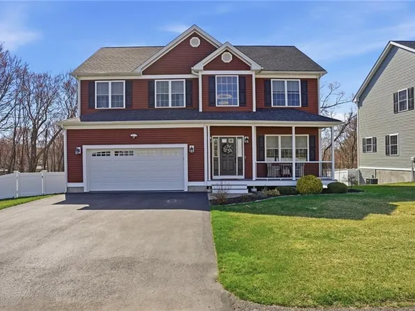 77 Theresa Marie Ave, Woonsocket, RI 02895