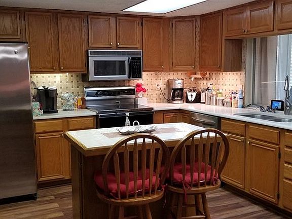 3rd image of 1825 Pine Knot Dr