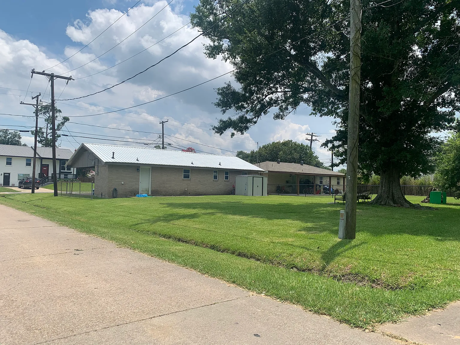 3 bed, 1.5 bath, 1300 sqft, $1,550 — Photo 1