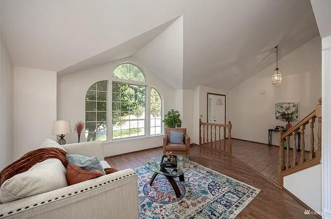 3 bed, 2.5 bath, 2177 sqft, $2,975 — Photo 4