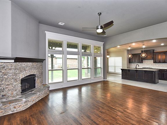 3rd image of 2702 N 16th Pl