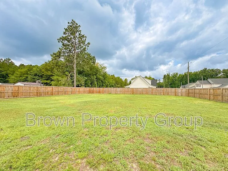 300 Saint Matthews Church Rd — Photo 35