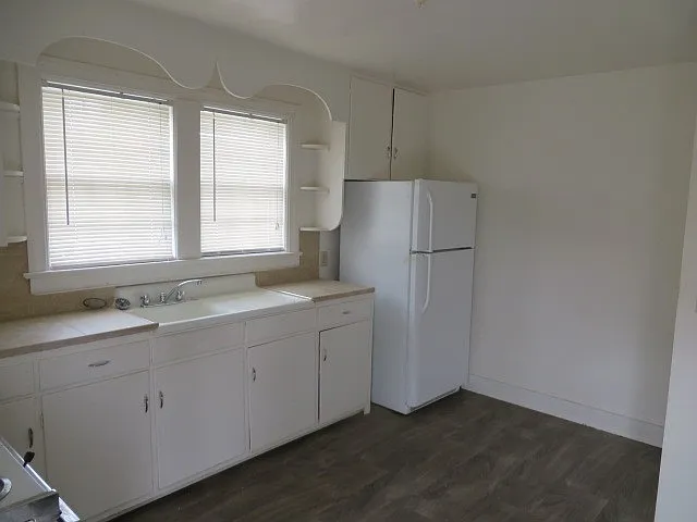 228 Windsor St — Photo 3