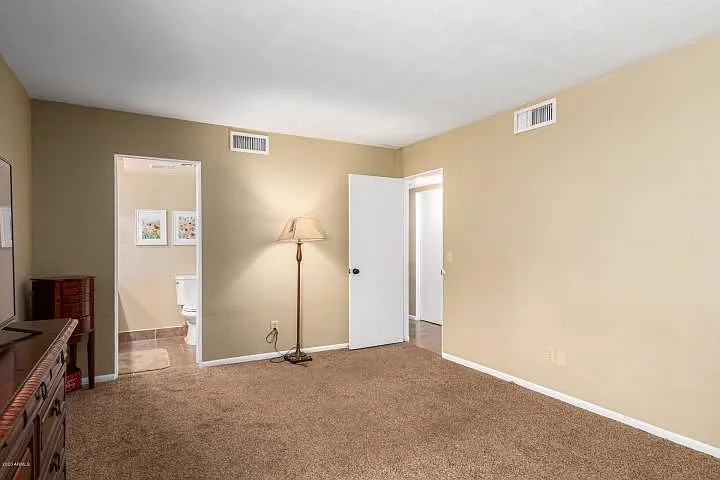 808 E Lawrence Ln #103 — Photo 6