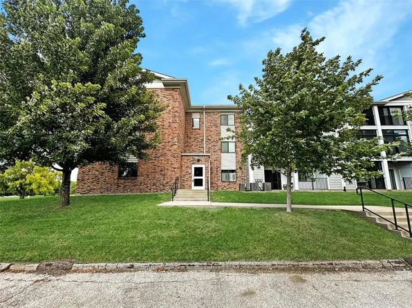 4837 86th St APT 24, Urbandale, IA 50322