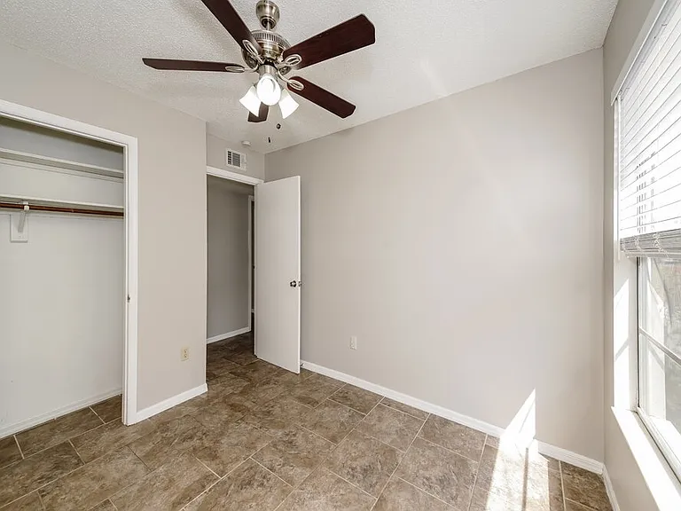 1548 W Powder Horn Rd — Photo 13
