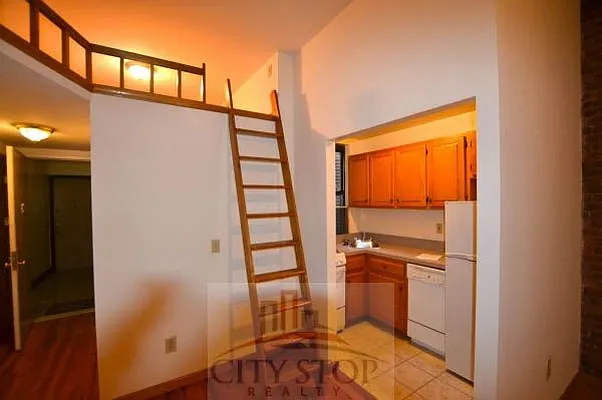Rented by City Stop Realty | media 6