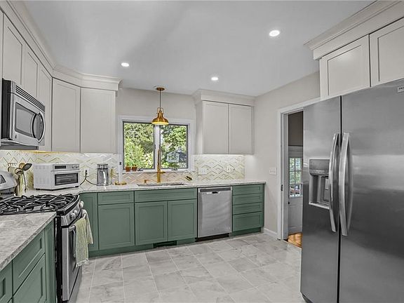 3rd image of 59 Belvidere Blvd