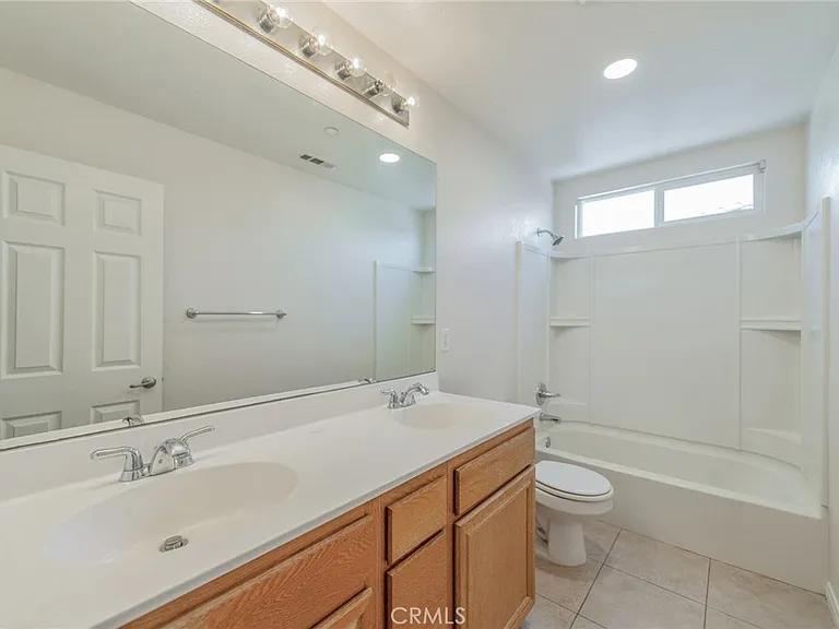 16432 Landmark Dr — Photo 40
