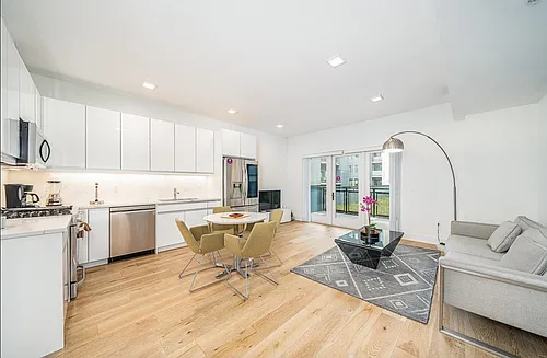 1101 Grand St #404 Photo 1