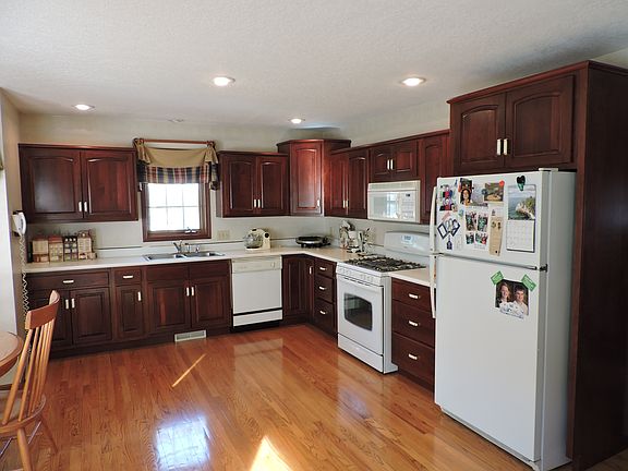 2nd image of 123 Anton Dr