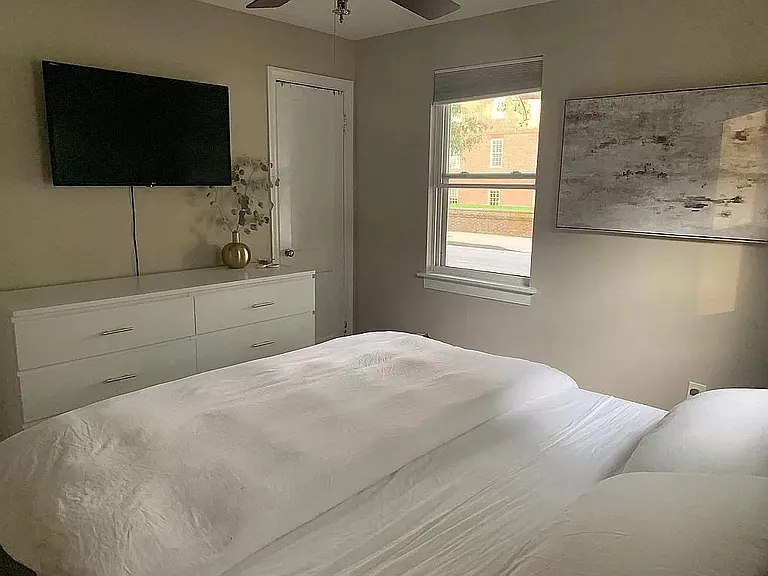 4000 Augusta Ave — Photo 16