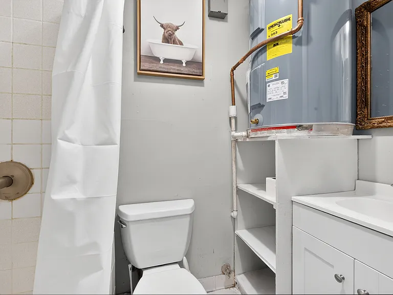 1109 Washington St #6 — Photo 11