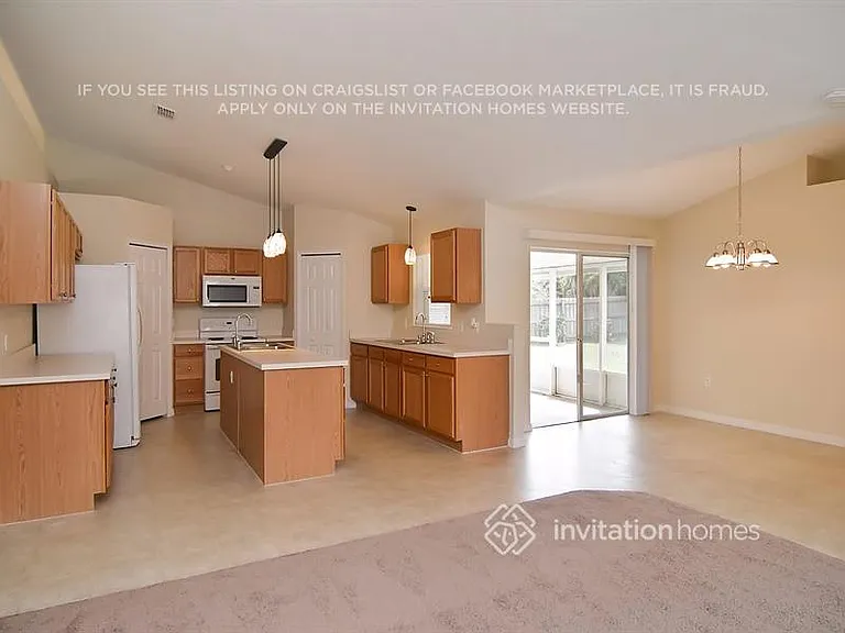 420 NW Byron St — Photo 4