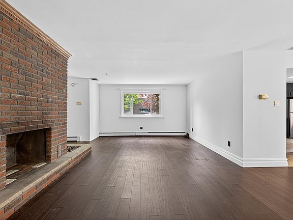 3rd image of 1001 New York Ave #1