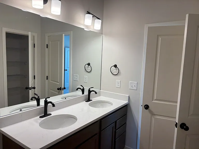 8930 Keenberg Ln — Photo 23