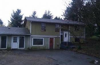 1st image of 4121 1st St