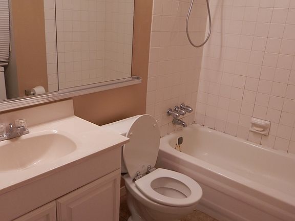 5th image of 305 Shawmont Ave