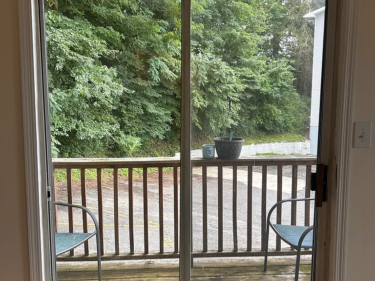 200 Stewart Ln #10 — Photo 13