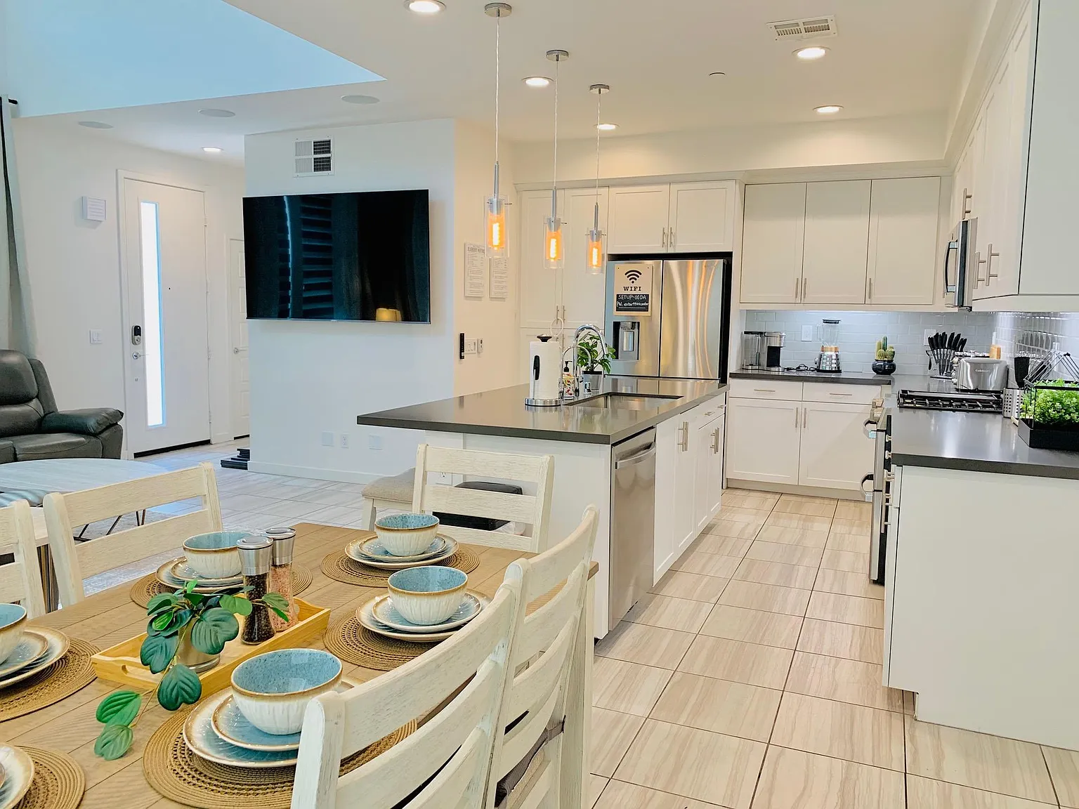 2174 Element Way — Photo 4