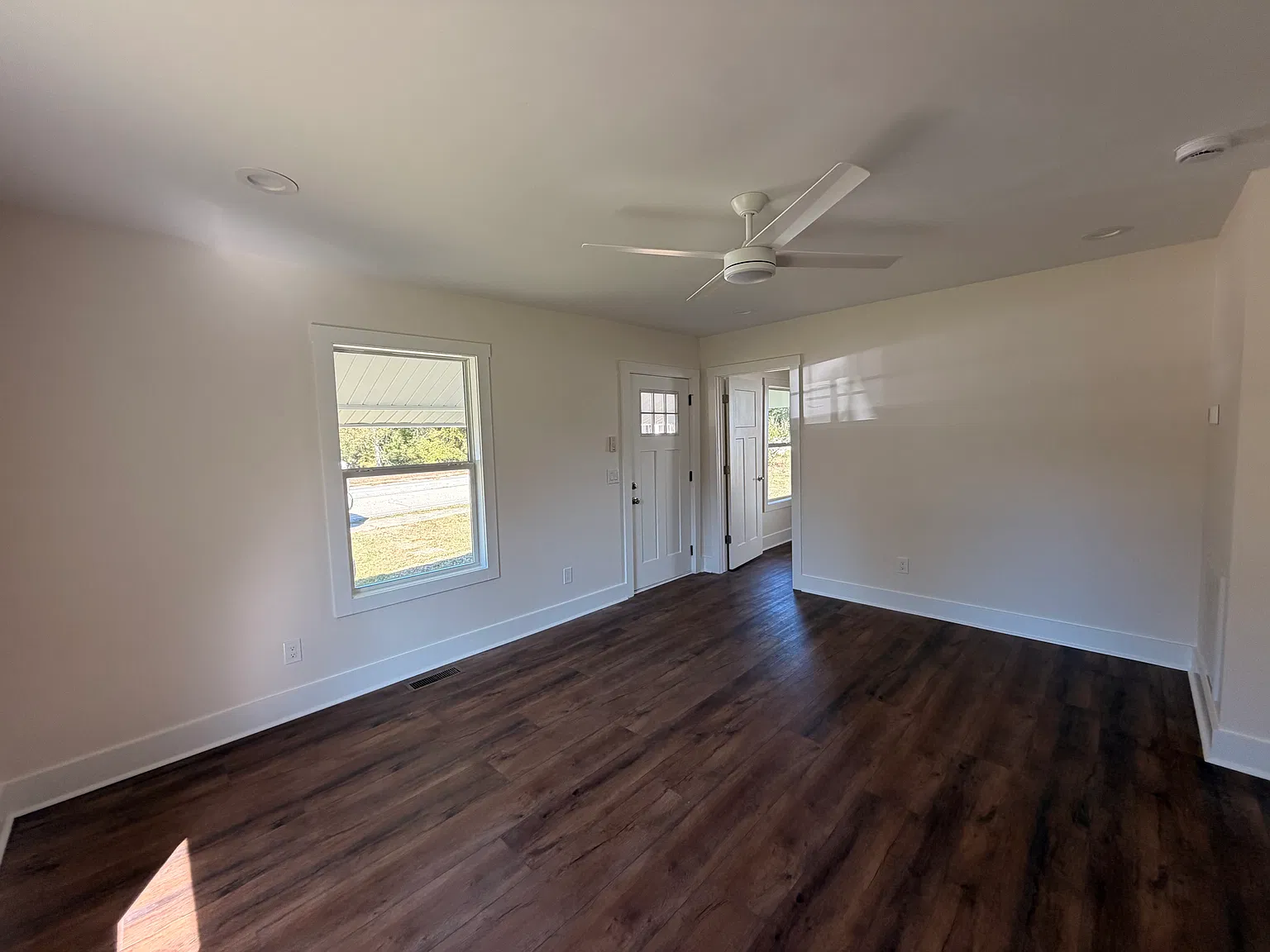 2 bed, $1,600 — Photo 4