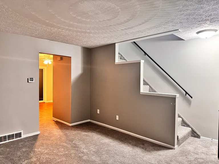 56 E Lindbergh Ave — Photo 1