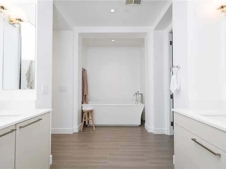 2210 Newport Blvd #302 — Photo 11