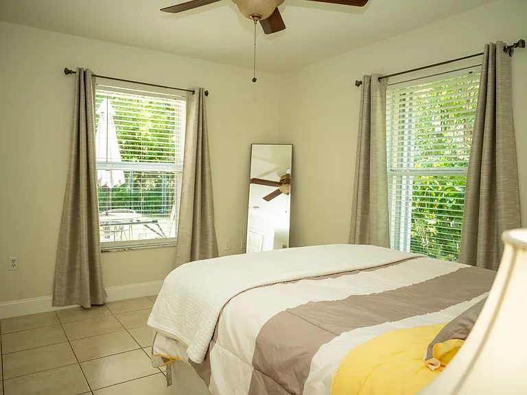 2247 Pineland Ave — Photo 20