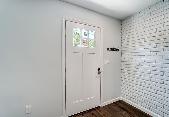 2nd image of 5701 Montgomery Rd APT 1