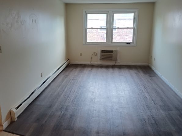 478 Riverside Dr #1