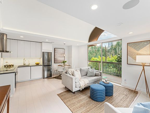 3rd image of 859 SW Broadway Dr APT 41