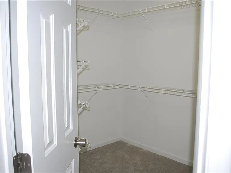 948 Allendale Dr — Photo 14