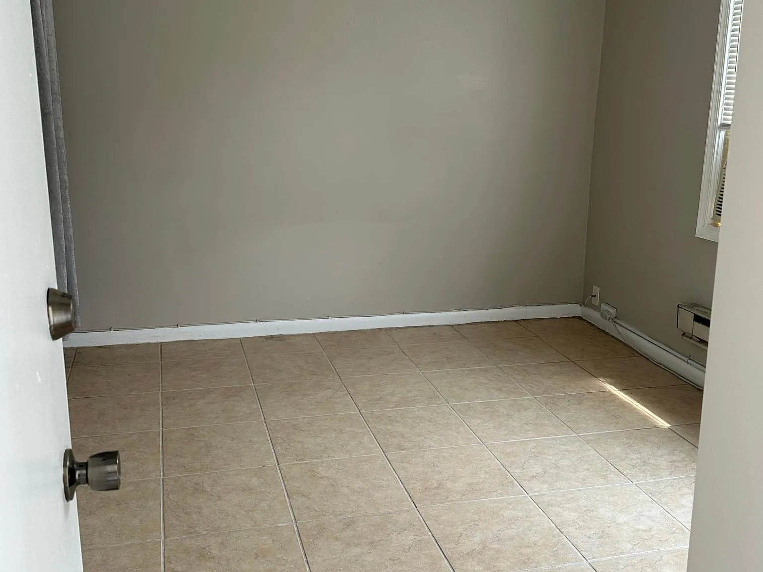 2 bed, 900 sqft, $2,872 — Photo 3