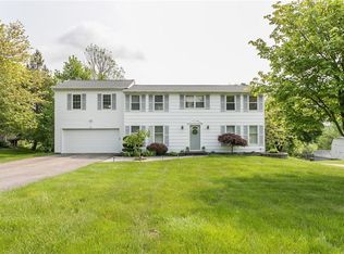 10 Sandpiper Hl, Fairport, NY 14450