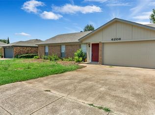 6206 Hott Springs Dr, Arlington, TX 76001