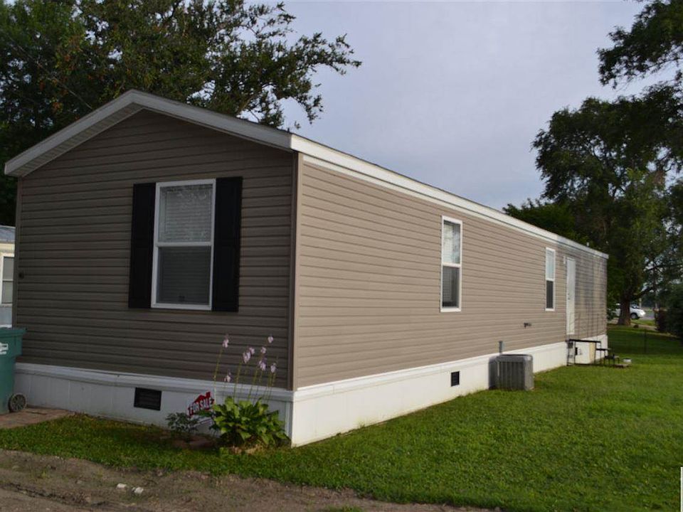 1st image of 416 Lakeshore Dr #41