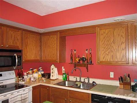 5th image of 17 Hance Ave