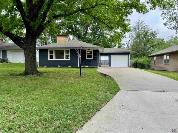1265 SW Indian Trail Ct, Topeka, KS 66604