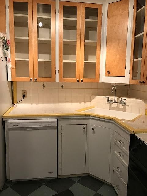 2nd image of 234 N State St #234